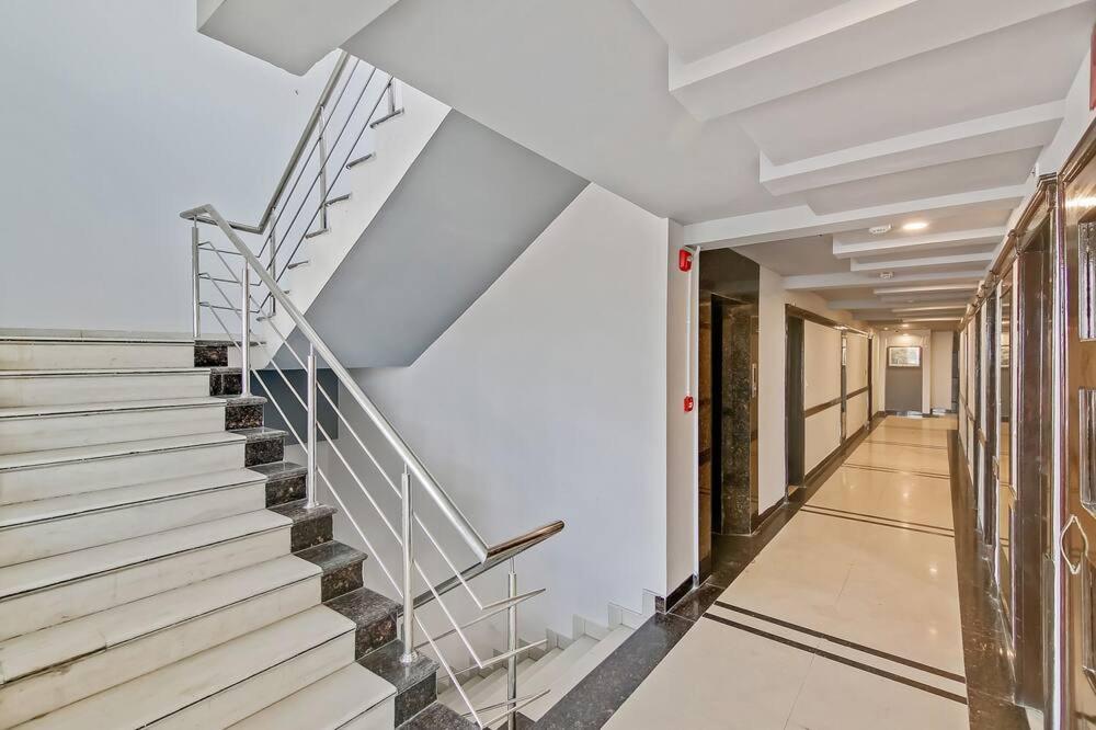 Hotel Queens Tower Amritsar Exterior photo